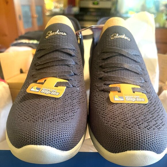 SKECHERS Hands-Free Slip-ins NEW in Box - Navy w/light gray outsole - Size 8 Med - Picture 4 of 16